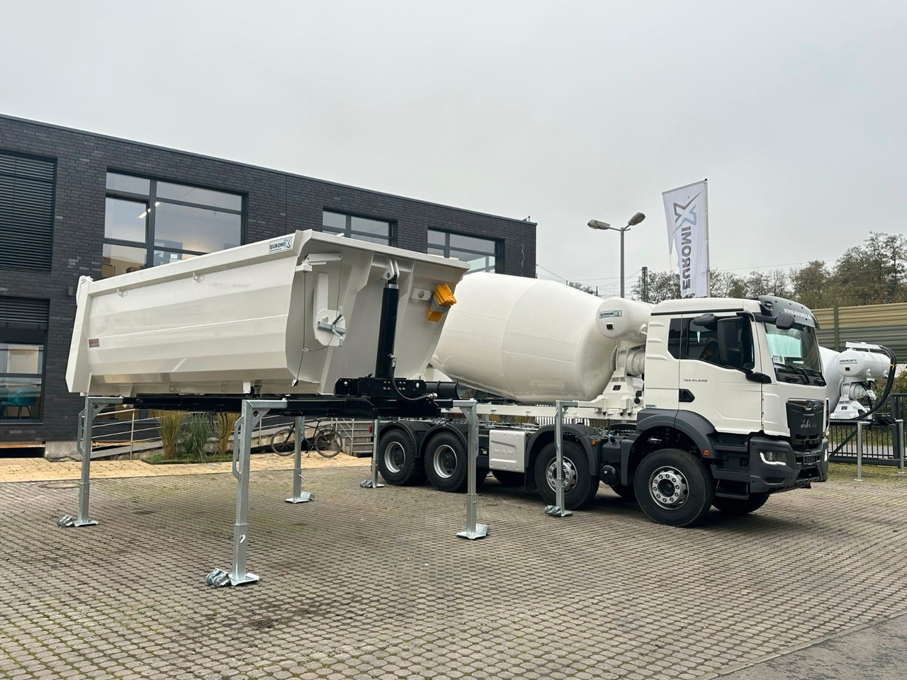 MAN TGS 41.480 8x4 WECHSELSYSTEM KIPPER+MISCHER - Avtomešalec, Prekucno tovorišče: slika 3 MAN TGS 41.480 8x4 WECHSELSYSTEM KIPPER+MISCHER - Avtomešalec, Prekucno tovorišče: slika 3