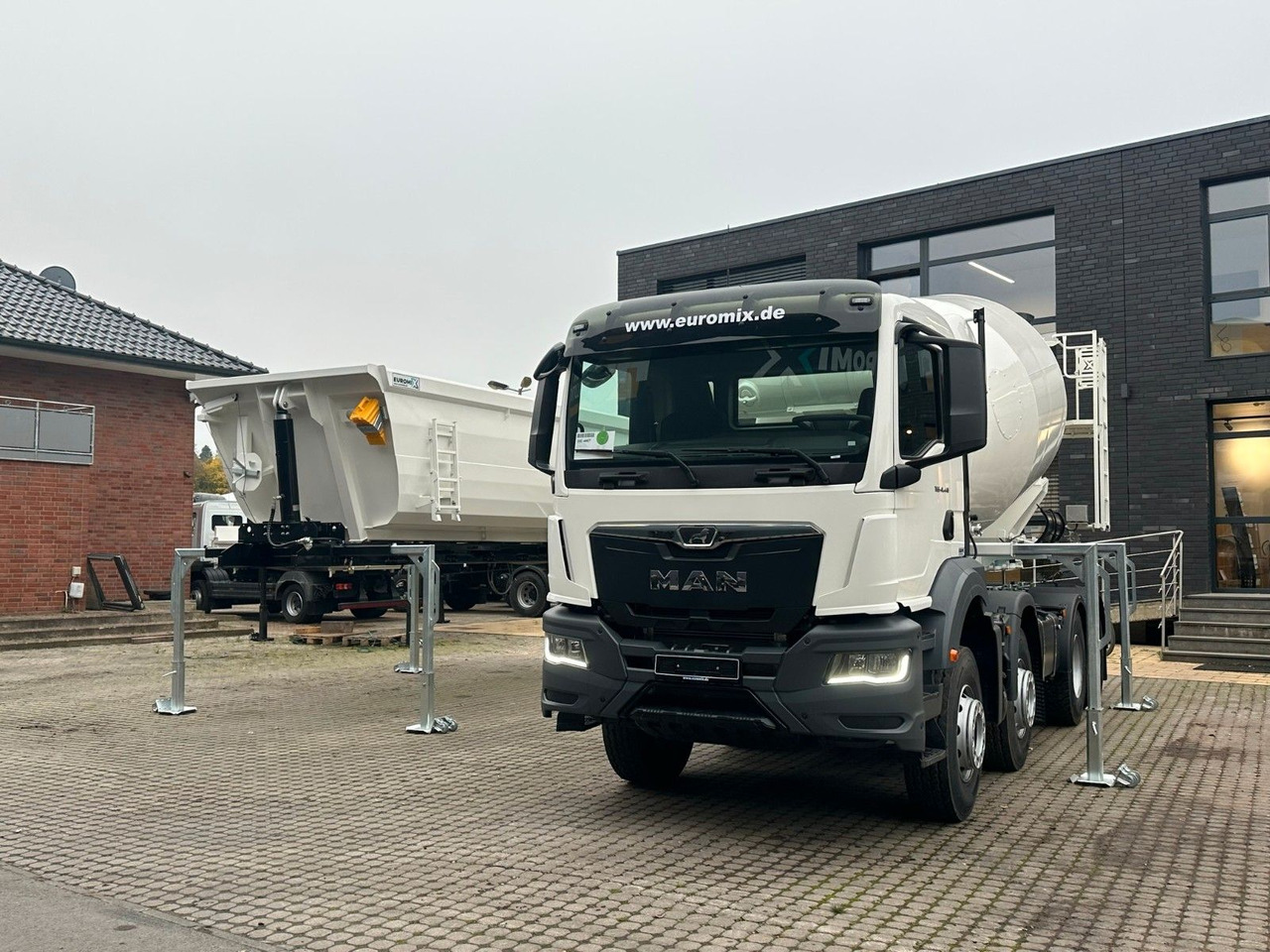 MAN TGS 41.480 8x4 WECHSELSYSTEM KIPPER+MISCHER - Avtomešalec: slika 2 MAN TGS 41.480 8x4 WECHSELSYSTEM KIPPER+MISCHER - Avtomešalec: slika 2