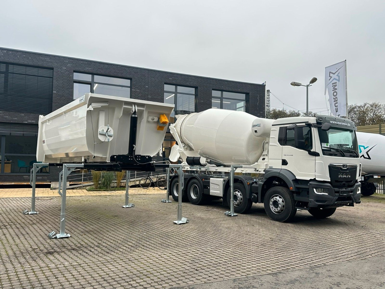 MAN TGS 41.480 8x4 WECHSELSYSTEM KIPPER+MISCHER - Avtomešalec, Prekucno tovorišče: slika 1 MAN TGS 41.480 8x4 WECHSELSYSTEM KIPPER+MISCHER - Avtomešalec, Prekucno tovorišče: slika 1