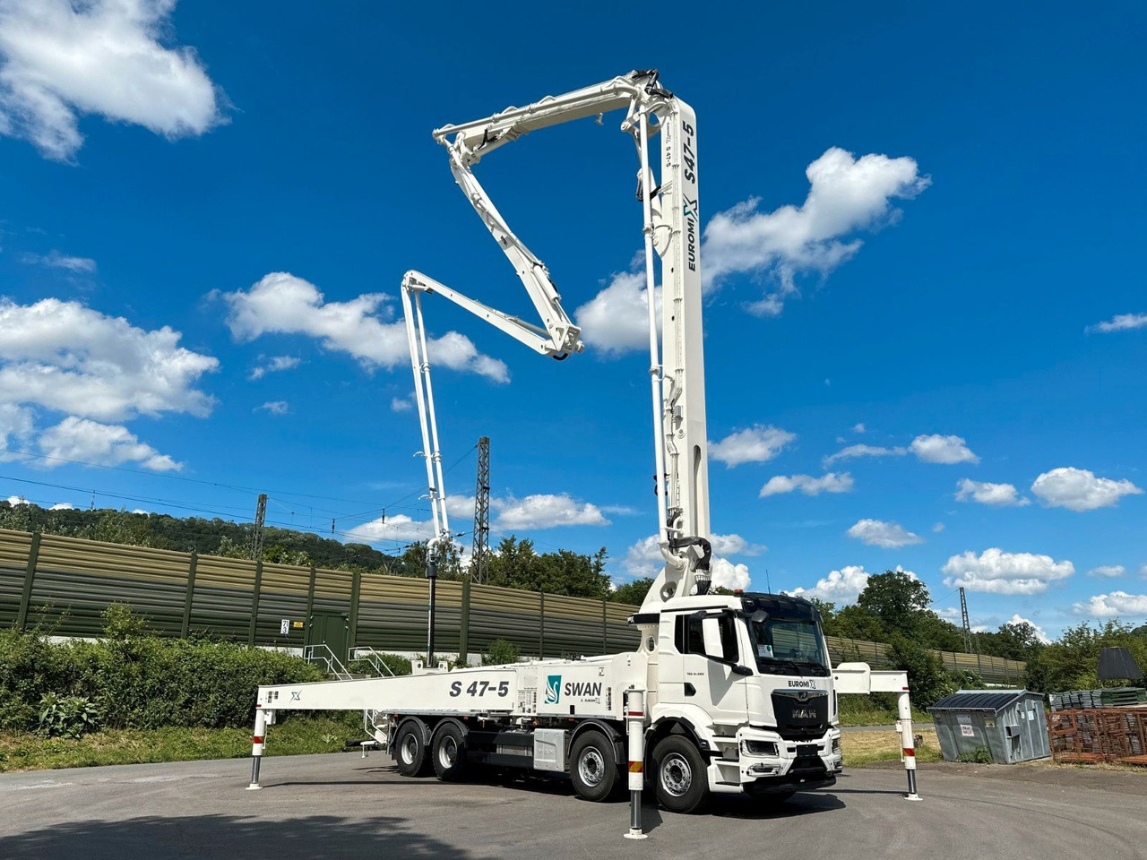 MAN TGS 41.520 8x4 SWAN TSP 47-5 160RZ ( 47m ) - Avtomešalec: slika 2 MAN TGS 41.520 8x4 SWAN TSP 47-5 160RZ ( 47m ) - Avtomešalec: slika 2