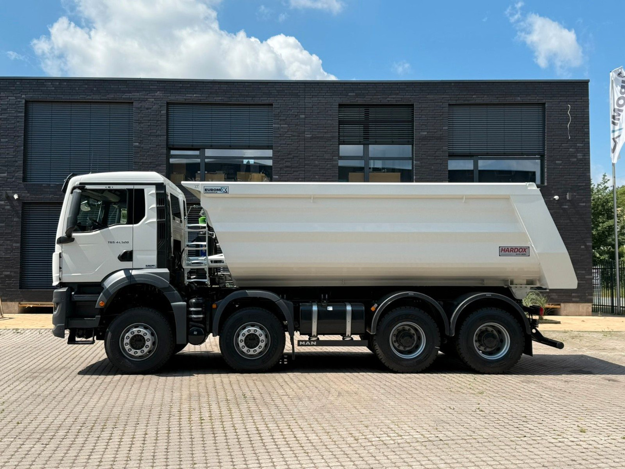 MAN TGS 41.520 BB 8X4 Euromix MuldenKipper Retarder - Tovornjak prekucnik: slika 5 MAN TGS 41.520 BB 8X4 Euromix MuldenKipper Retarder - Tovornjak prekucnik: slika 5