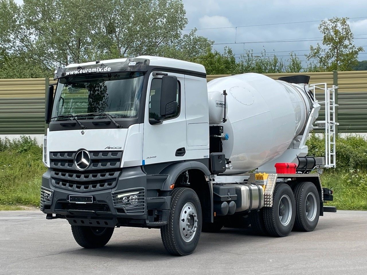 Mercedes-Benz 3348 6X4 Arcos 5 EuromixMTP EM 9 R - Avtomešalec: slika 2 Mercedes-Benz 3348 6X4 Arcos 5 EuromixMTP EM 9 R - Avtomešalec: slika 2