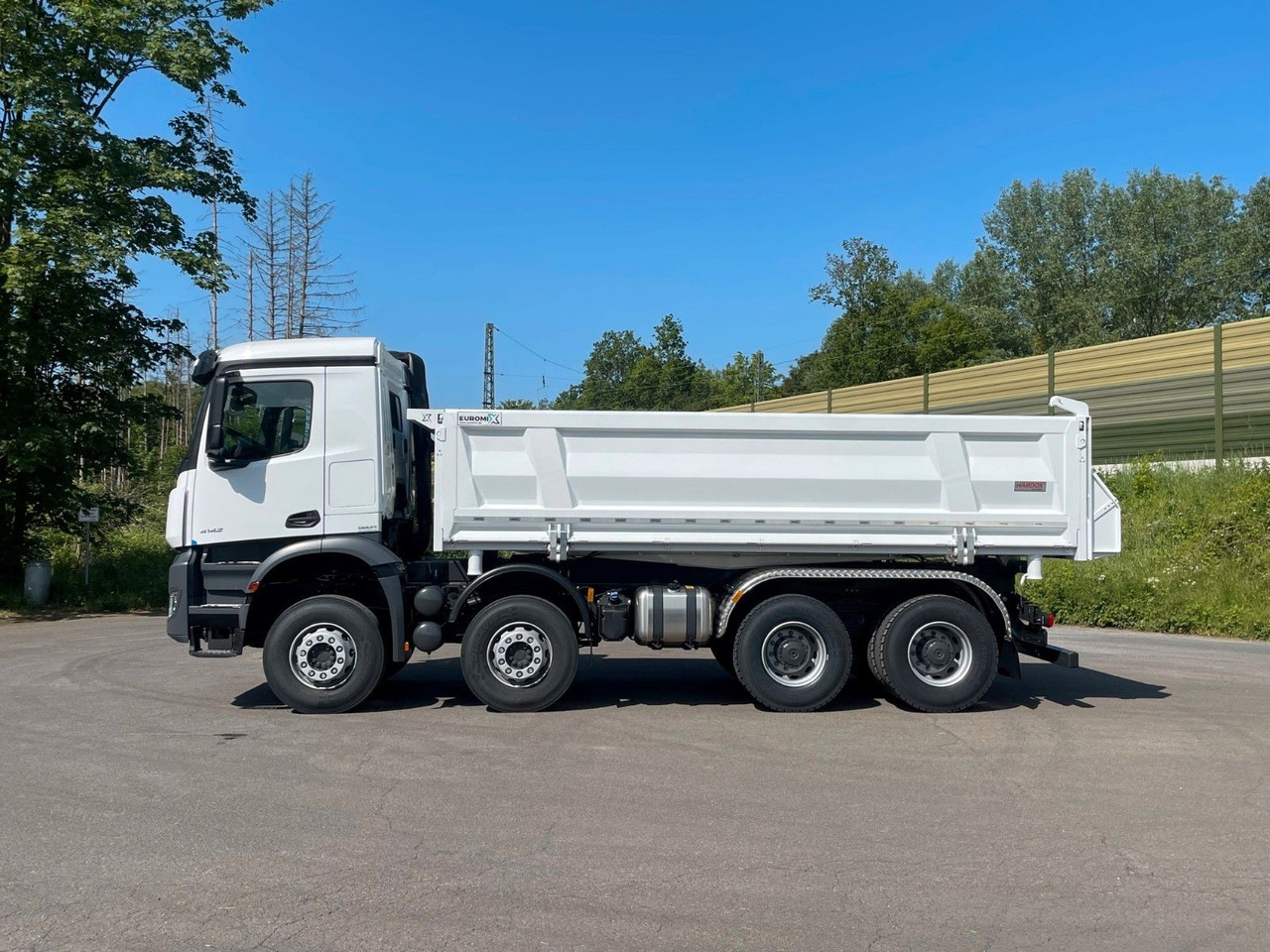 Mercedes-Benz 4145 8X4 Euromix EMT 3-Seiten-Kipper - Tovornjak prekucnik: slika 3 Mercedes-Benz 4145 8X4 Euromix EMT 3-Seiten-Kipper - Tovornjak prekucnik: slika 3