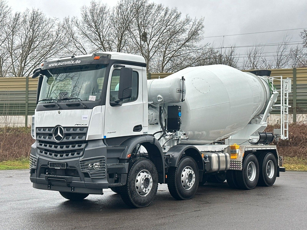Mercedes-Benz AROCS 5 4242 8x4 Euro5 EuromixMTP EM 12m R - Avtomešalec: slika 3 Mercedes-Benz AROCS 5 4242 8x4 Euro5 EuromixMTP EM 12m R - Avtomešalec: slika 3