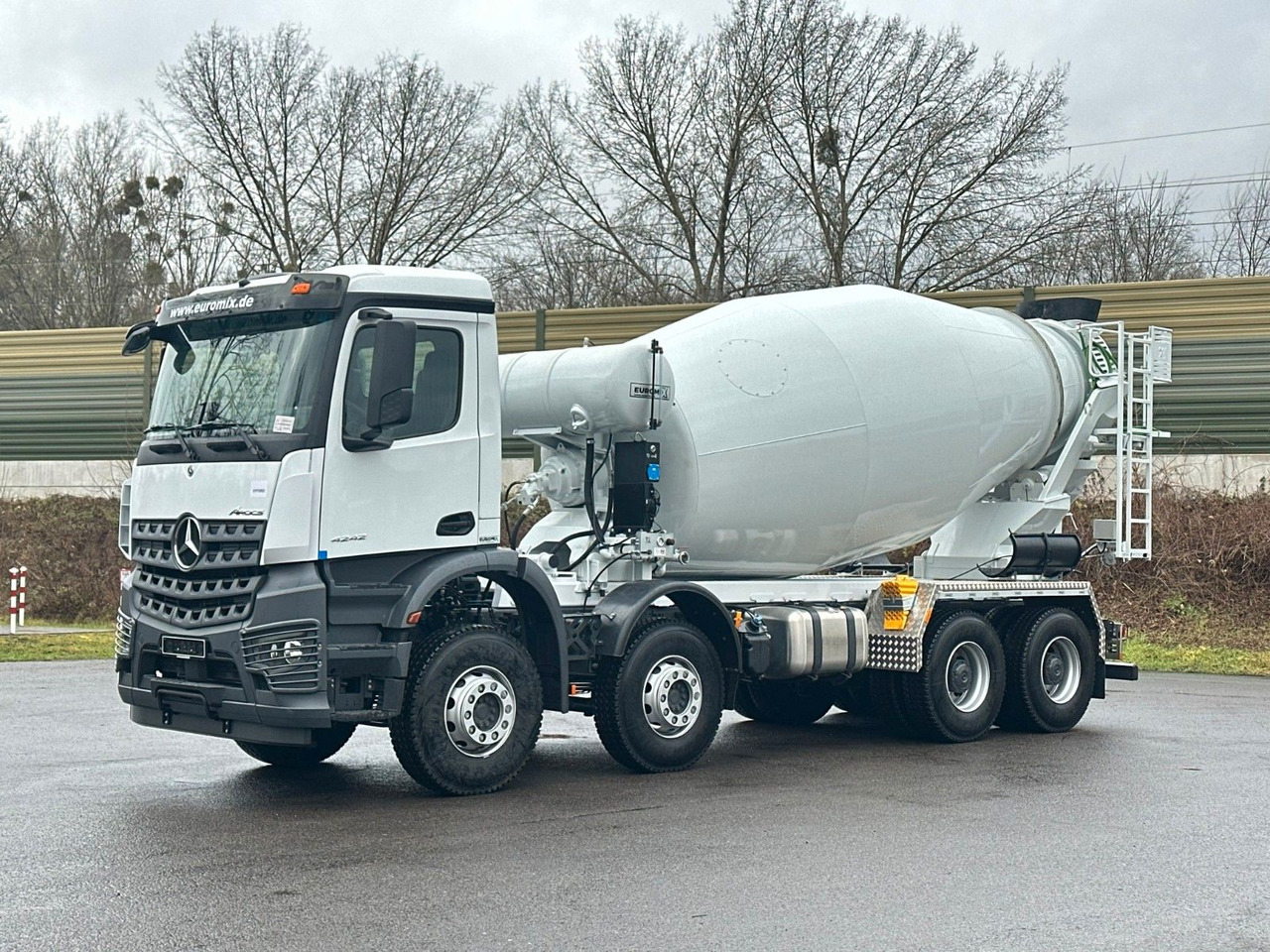 Mercedes-Benz AROCS 5 4242 8x4 Euro5 EuromixMTP EM 12m R - Avtomešalec: slika 4 Mercedes-Benz AROCS 5 4242 8x4 Euro5 EuromixMTP EM 12m R - Avtomešalec: slika 4
