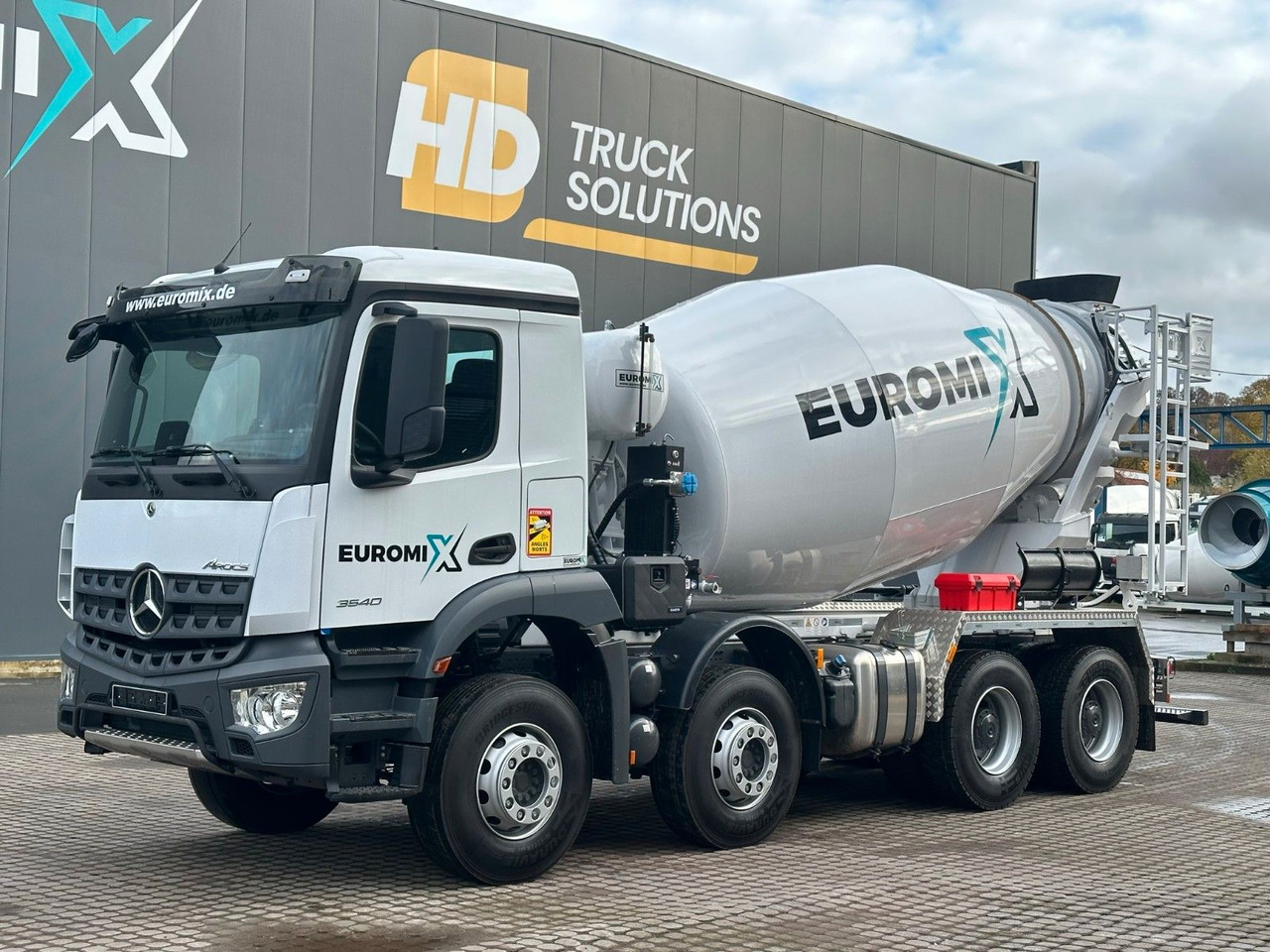 Mercedes-Benz Arocs 5 3540 8x4 EURO 6e EuromixMTP EM 9 L Mercedes-Benz Arocs 5 3540 8x4 EURO 6e EuromixMTP EM 9 L - Avtomešalec: slika 1 Mercedes-Benz Arocs 5 3540 8x4 EURO 6e EuromixMTP EM 9 L Mercedes-Benz Arocs 5 3540 8x4 EURO 6e EuromixMTP EM 9 L - Avtomešalec: slika 1