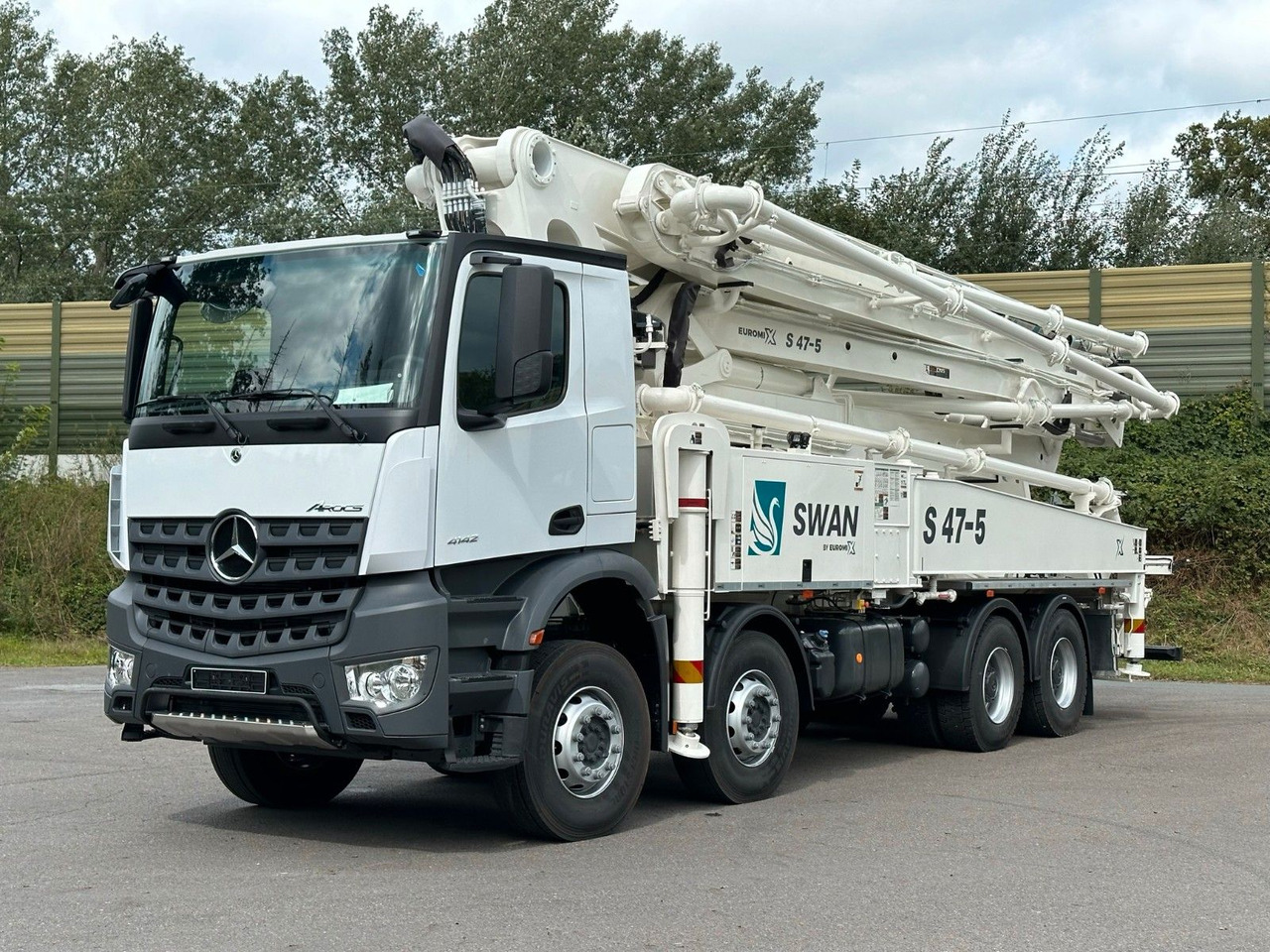 Mercedes-Benz Arocs 5 4142 8x4 SWAN TSP 47-5 160RZ ( 47m ) - Avtomešalec: slika 3 Mercedes-Benz Arocs 5 4142 8x4 SWAN TSP 47-5 160RZ ( 47m ) - Avtomešalec: slika 3