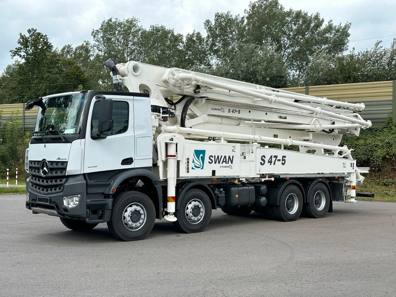 Mercedes-Benz Arocs 5 4142 8x4 SWAN TSP 47-5 160RZ ( 47m ) - Avtomešalec: slika 4 Mercedes-Benz Arocs 5 4142 8x4 SWAN TSP 47-5 160RZ ( 47m ) - Avtomešalec: slika 4