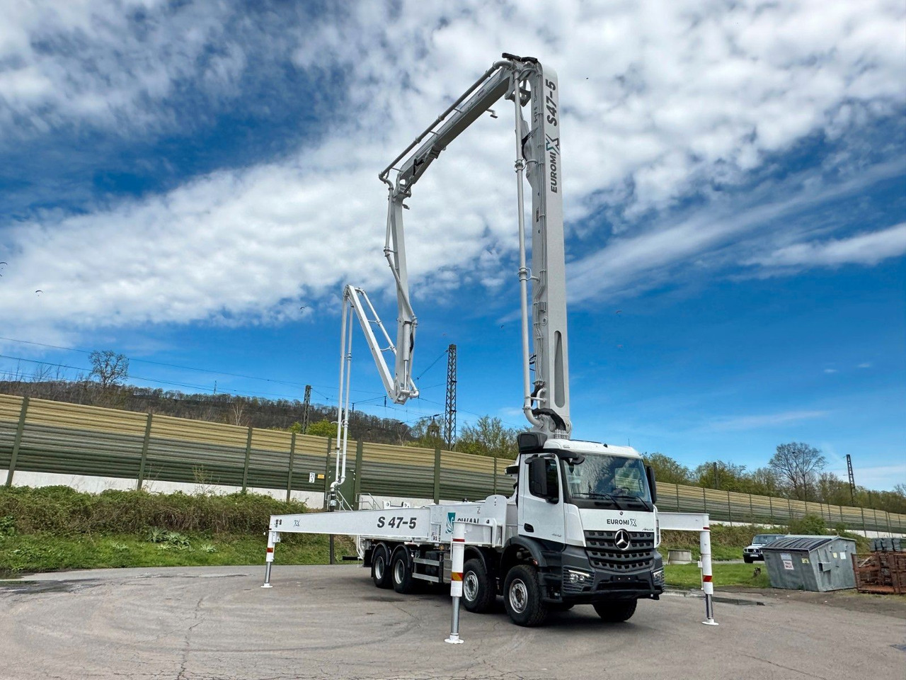 Mercedes-Benz Arocs 5 4542 8x4 SWAN TSP 47-5 160RZ ( 47m ) - Črpalka za beton: slika 4 Mercedes-Benz Arocs 5 4542 8x4 SWAN TSP 47-5 160RZ ( 47m ) - Črpalka za beton: slika 4