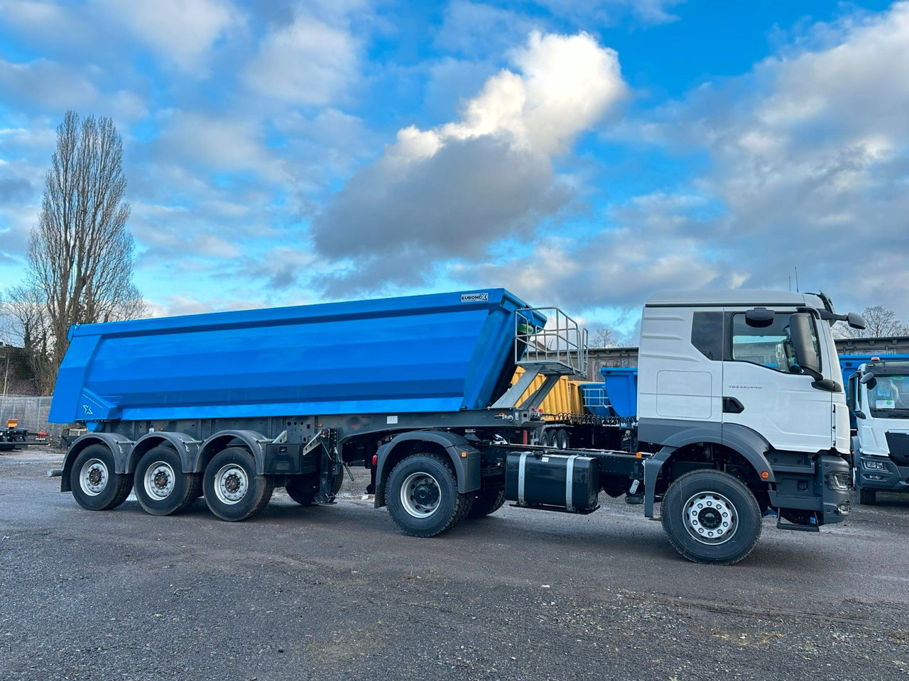 MAN TGS 22.440 4x2 Euro 2 EuromixMTP Kipper 27m³ MAN TGS 22.440 4x2 Euro 2 EuromixMTP Kipper 27m³ - Vlačilec: slika 3 MAN TGS 22.440 4x2 Euro 2 EuromixMTP Kipper 27m³ MAN TGS 22.440 4x2 Euro 2 EuromixMTP Kipper 27m³ - Vlačilec: slika 3