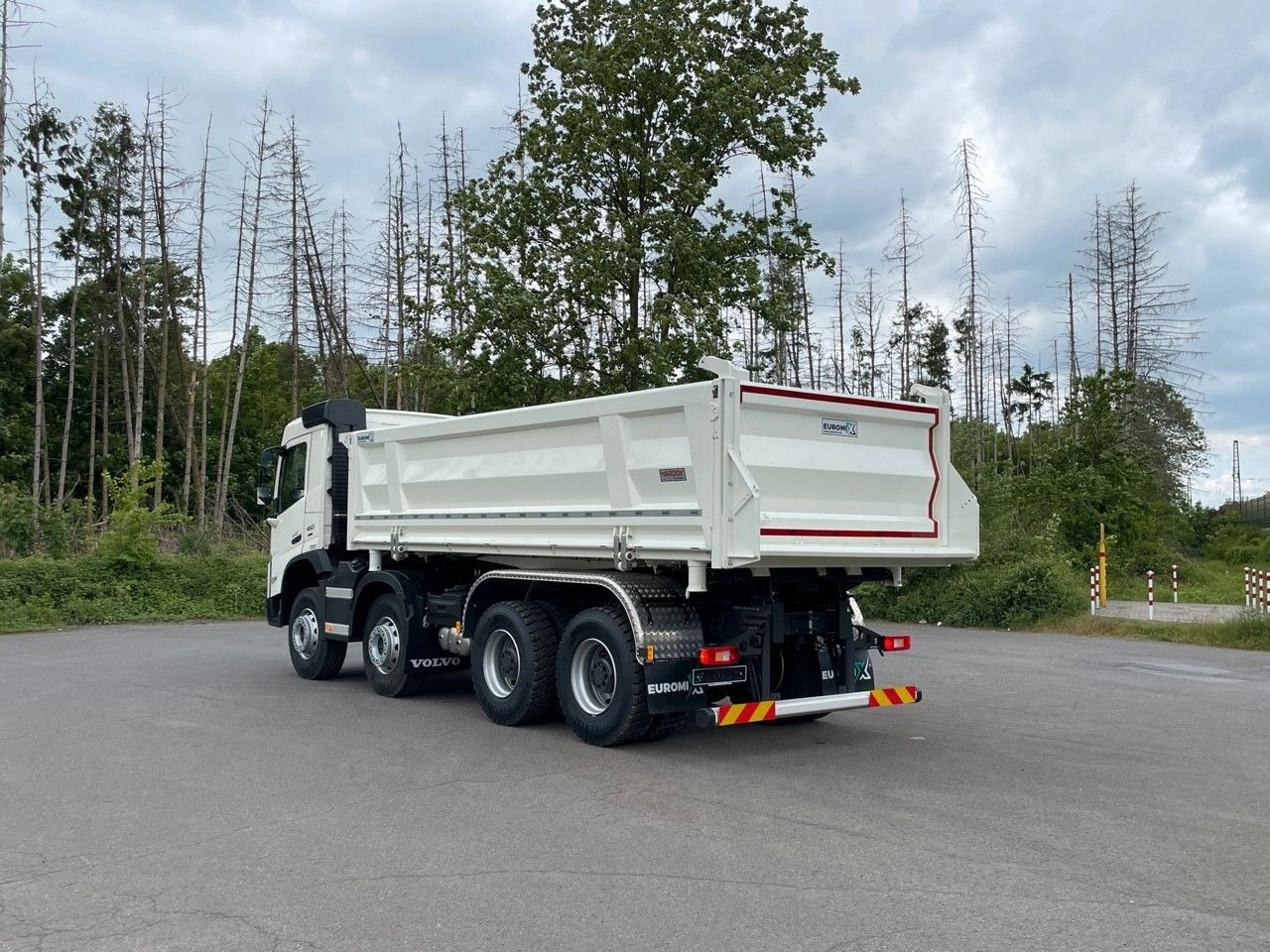 Volvo FMX 460 8x4 / EuromixMTP 3-Seiten-Kipper - Tovornjak prekucnik: slika 4 Volvo FMX 460 8x4 / EuromixMTP 3-Seiten-Kipper - Tovornjak prekucnik: slika 4