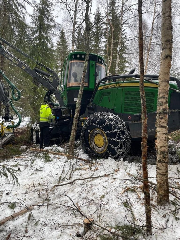 John Deere 1070 G  - Gozdarski kombajn: slika 4 John Deere 1070 G  - Gozdarski kombajn: slika 4