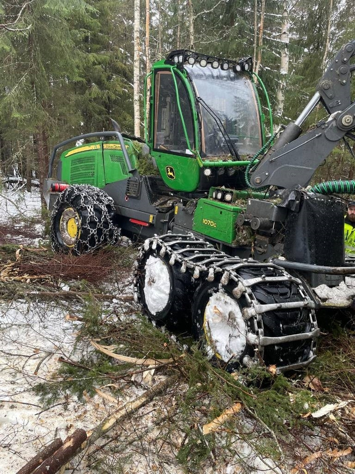 John Deere 1070 G  - Gozdarski kombajn: slika 3 John Deere 1070 G  - Gozdarski kombajn: slika 3