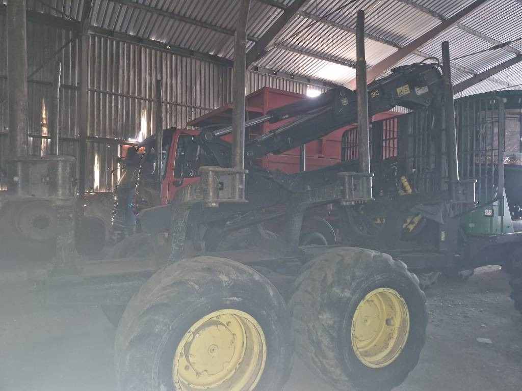 John Deere 1510 E - Forvarder: slika 3 John Deere 1510 E - Forvarder: slika 3