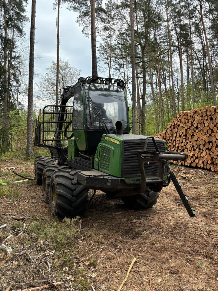 John Deere 810 E - Forvarder: slika 4 John Deere 810 E - Forvarder: slika 4