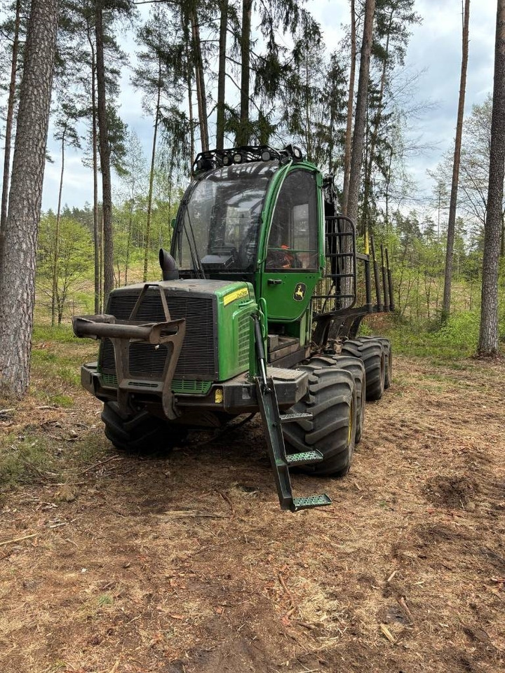 John Deere 810 E - Forvarder: slika 2 John Deere 810 E - Forvarder: slika 2