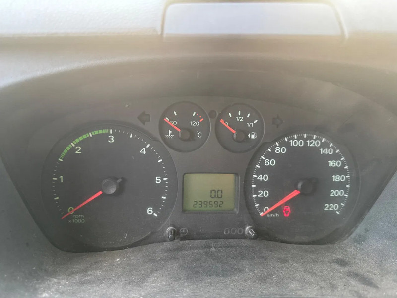 Ford Transit **NO KEYS-PAS DE CLE-2400MOTOR** - Dostavno vozilo s kesonom, Dostavno vozilo z dvojno kabino: slika 5 Ford Transit **NO KEYS-PAS DE CLE-2400MOTOR** - Dostavno vozilo s kesonom, Dostavno vozilo z dvojno kabino: slika 5