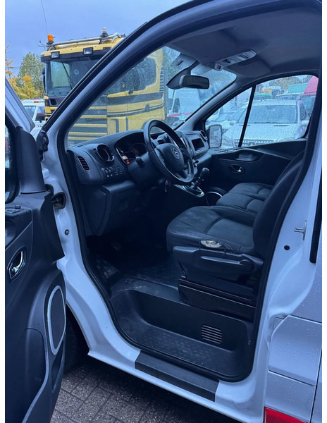 Reševalno vozilo Opel Vivaro **AMBULANCE-RETTUNGSWAGEN**: slika 12 Reševalno vozilo Opel Vivaro **AMBULANCE-RETTUNGSWAGEN**: slika 12