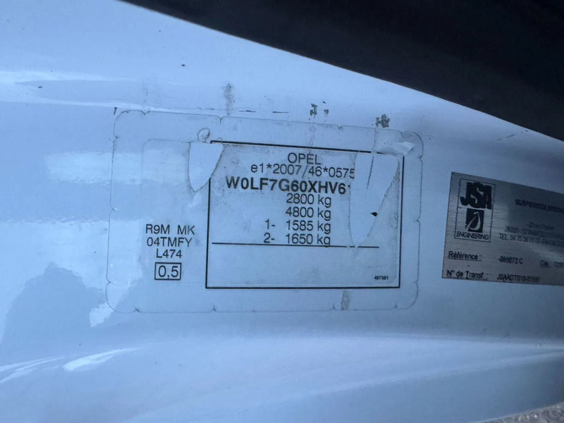 Reševalno vozilo Opel Vivaro **AMBULANCE-RETTUNGSWAGEN**: slika 18 Reševalno vozilo Opel Vivaro **AMBULANCE-RETTUNGSWAGEN**: slika 18