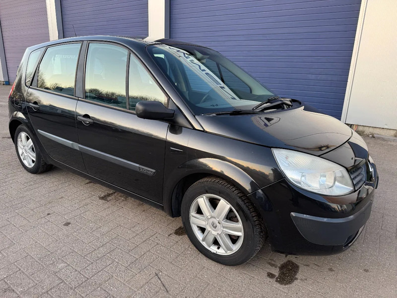 Renault Scénic **AIRCO-CLIME** - Limuzina: slika 1 Renault Scénic **AIRCO-CLIME** - Limuzina: slika 1