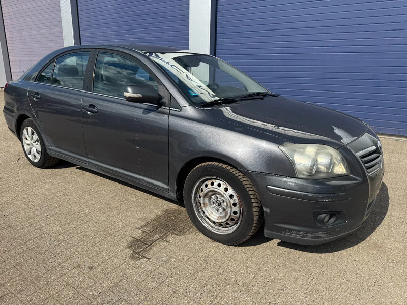 Toyota Avensis **DIESEL-AIRCO** - Limuzina: slika 3 Toyota Avensis **DIESEL-AIRCO** - Limuzina: slika 3