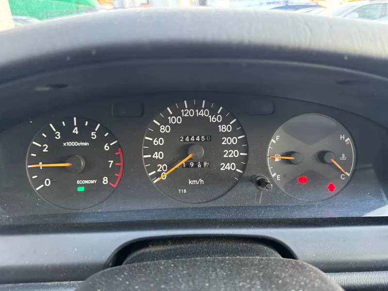 Limuzina Toyota Carina E **1600XLI-VERRY CLEAN**: slika 10