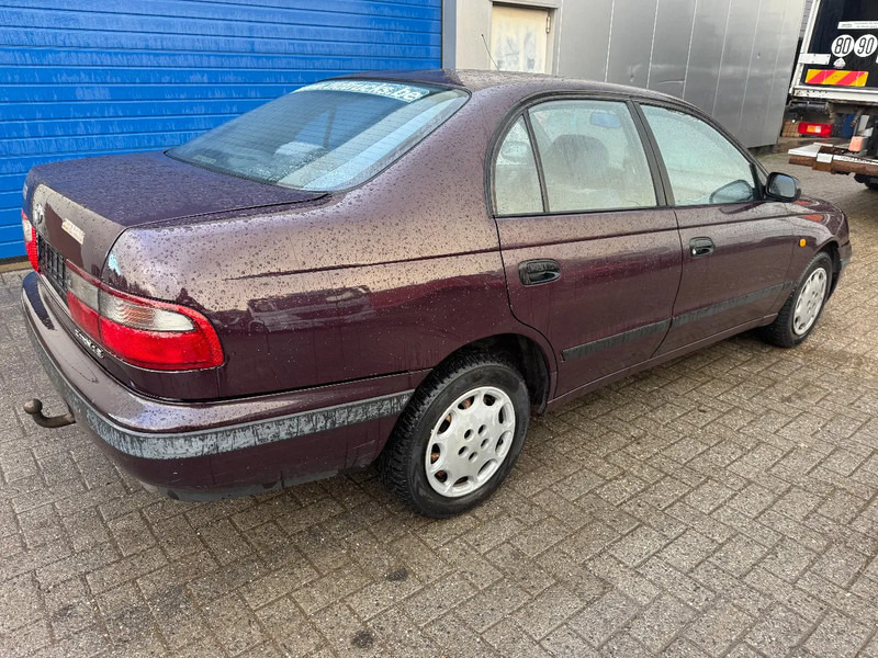 Toyota Carina E **2.0 PETROL-ESSENCE** - Limuzina: slika 4 Toyota Carina E **2.0 PETROL-ESSENCE** - Limuzina: slika 4