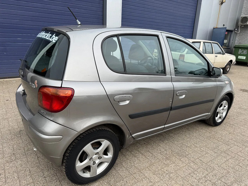Toyota Yaris **5DOORS-PETROL-BELGIAN CAR-AIRCO** - Kombilimuzina: slika 4 Toyota Yaris **5DOORS-PETROL-BELGIAN CAR-AIRCO** - Kombilimuzina: slika 4
