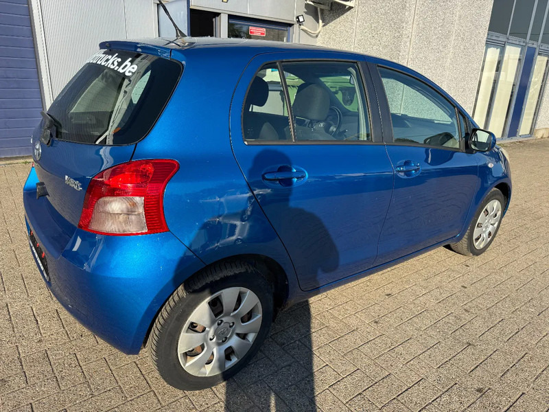 Toyota Yaris **PETROL-ESSENCE-AC** - Kombilimuzina: slika 4 Toyota Yaris **PETROL-ESSENCE-AC** - Kombilimuzina: slika 4