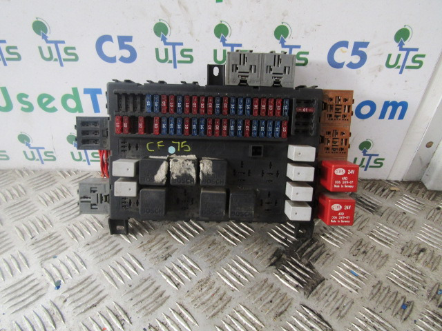 DAF CF75 FUSE BOARD 1373830 - Električni sistem za Tovornjak: slika 1 DAF CF75 FUSE BOARD 1373830 - Električni sistem za Tovornjak: slika 1