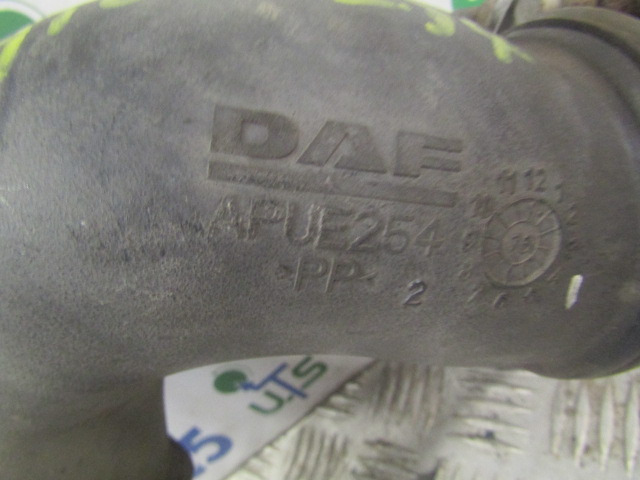 DAF LF 220 EURO 6 INTERCOOLER PIPE P/NO APUE 254 - Motor in deli za Tovornjak: slika 2 DAF LF 220 EURO 6 INTERCOOLER PIPE P/NO APUE 254 - Motor in deli za Tovornjak: slika 2