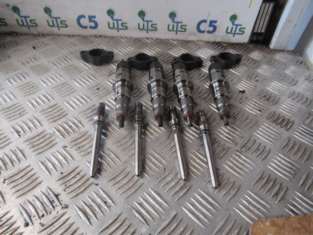 DAF LF 45 EURO 5 INJECTORS (4) COMPLETE WITH PENCILS AND CLAMPS - Sistem goriva za Tovornjak: slika 1 DAF LF 45 EURO 5 INJECTORS (4) COMPLETE WITH PENCILS AND CLAMPS - Sistem goriva za Tovornjak: slika 1