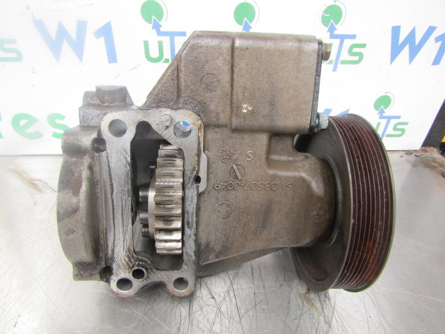 MAN TGS / TGX WATER PUMP DRIVE UNIT P/NO 51.38507-3049 - Motor in deli za Tovornjak: slika 2 MAN TGS / TGX WATER PUMP DRIVE UNIT P/NO 51.38507-3049 - Motor in deli za Tovornjak: slika 2