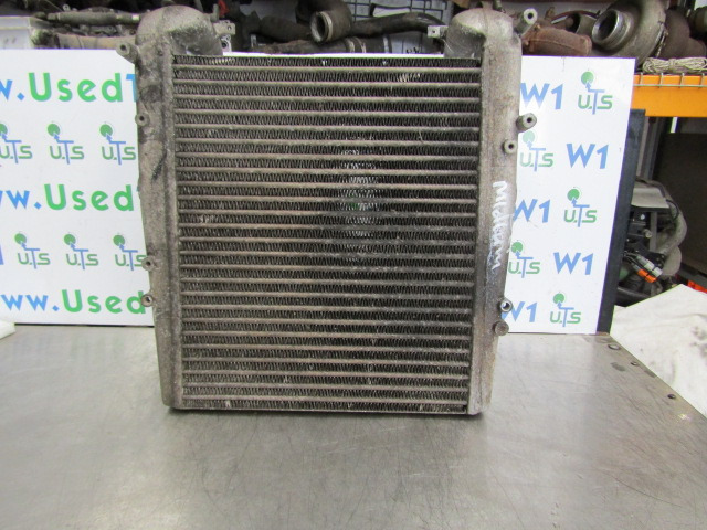 RENAULT MIDLUM 180 DCI INTERCOOLER P/NO 5010315783 - Hladilnik motorja za Tovornjak: slika 1 RENAULT MIDLUM 180 DCI INTERCOOLER P/NO 5010315783 - Hladilnik motorja za Tovornjak: slika 1