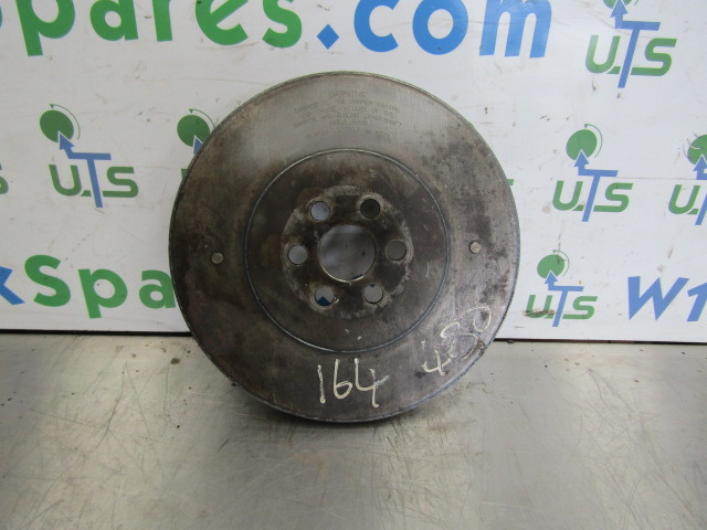 SCANIA 144/164 V8 CRANKSHAFT DAMPER P/NO 1377913 4B 5371 - Motor in deli za Tovornjak: slika 1 SCANIA 144/164 V8 CRANKSHAFT DAMPER P/NO 1377913 4B 5371 - Motor in deli za Tovornjak: slika 1
