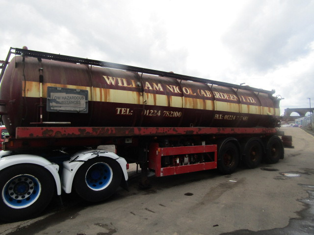 VACUUM TANKER TRAILER TRI AXLE 1996 STEEL TANK FITTED WITH 3CYL PERKINS DONKEY ENGINE - Polprikolica cisterna: slika 4 VACUUM TANKER TRAILER TRI AXLE 1996 STEEL TANK FITTED WITH 3CYL PERKINS DONKEY ENGINE - Polprikolica cisterna: slika 4