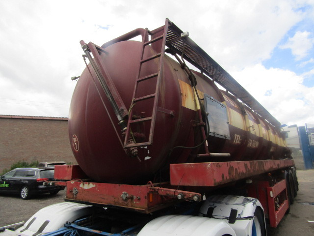 VACUUM TANKER TRAILER TRI AXLE 1996 STEEL TANK FITTED WITH 3CYL PERKINS DONKEY ENGINE - Polprikolica cisterna: slika 5 VACUUM TANKER TRAILER TRI AXLE 1996 STEEL TANK FITTED WITH 3CYL PERKINS DONKEY ENGINE - Polprikolica cisterna: slika 5