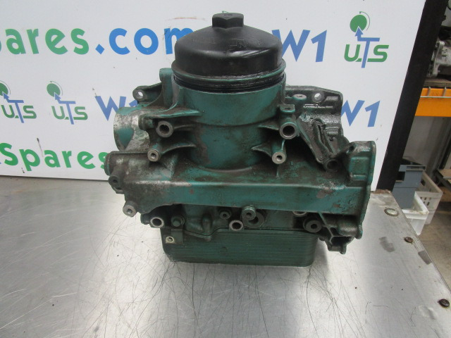 VOLVO FE 240/280 D7E OIL FILTER HOUSING / OIL COOLER - Motor in deli za Tovornjak: slika 1 VOLVO FE 240/280 D7E OIL FILTER HOUSING / OIL COOLER - Motor in deli za Tovornjak: slika 1