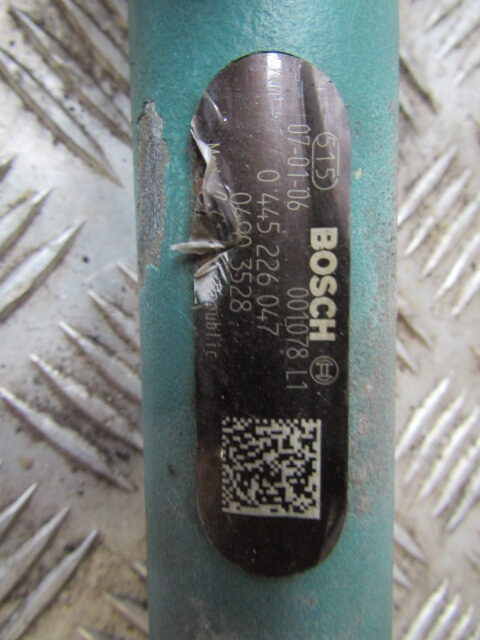 VOLVO FE BOSCH FUEL RAIL & SENSOR P/NO 0445226047 - Motor in deli za Tovornjak: slika 2 VOLVO FE BOSCH FUEL RAIL & SENSOR P/NO 0445226047 - Motor in deli za Tovornjak: slika 2