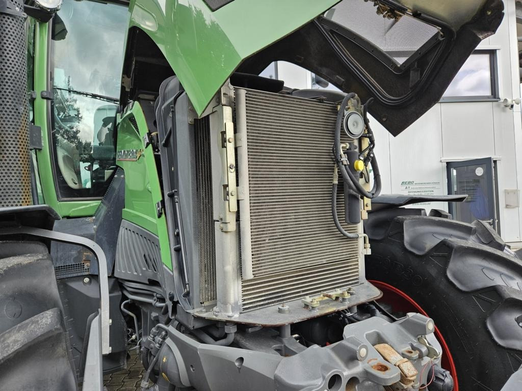 Fendt 824 Vario ProfiPlus - Traktor: slika 3 Fendt 824 Vario ProfiPlus - Traktor: slika 3