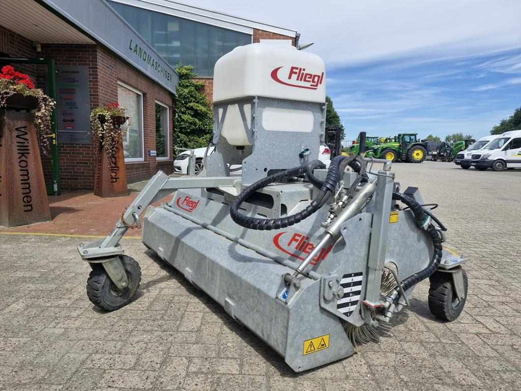 Fliegl KEH 1850 TYPE 600 - Kosilnica: slika 1 Fliegl KEH 1850 TYPE 600 - Kosilnica: slika 1