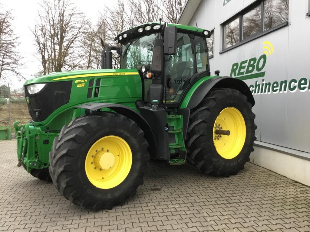 John Deere 6250R - Traktor: slika 1 John Deere 6250R - Traktor: slika 1