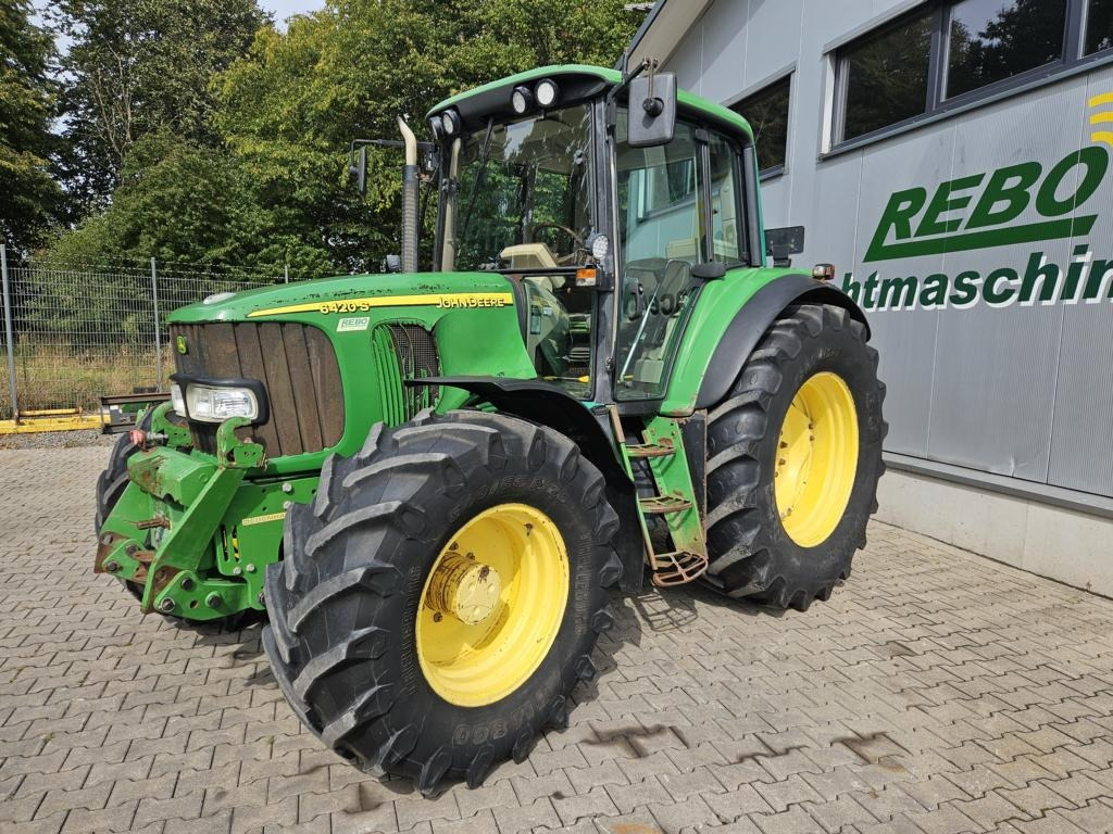 John Deere 6420S PREMIUM - Traktor: slika 1 John Deere 6420S PREMIUM - Traktor: slika 1