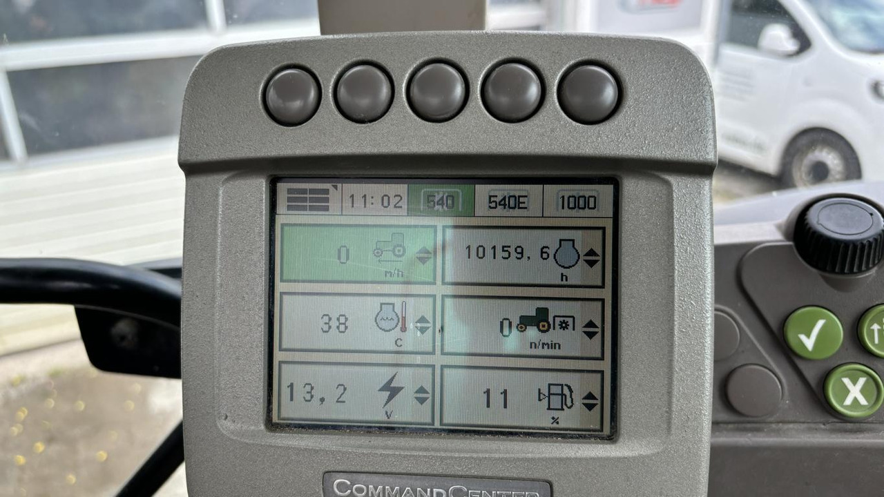 Traktor John Deere 6430: slika 9 Traktor John Deere 6430: slika 9