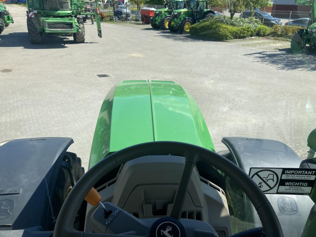 John Deere 6R215 - Traktor: slika 2 John Deere 6R215 - Traktor: slika 2