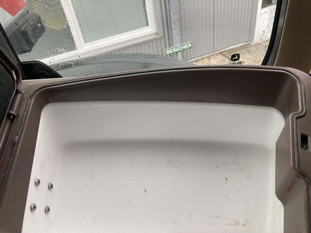 John Deere 6R250 - Traktor: slika 4 John Deere 6R250 - Traktor: slika 4