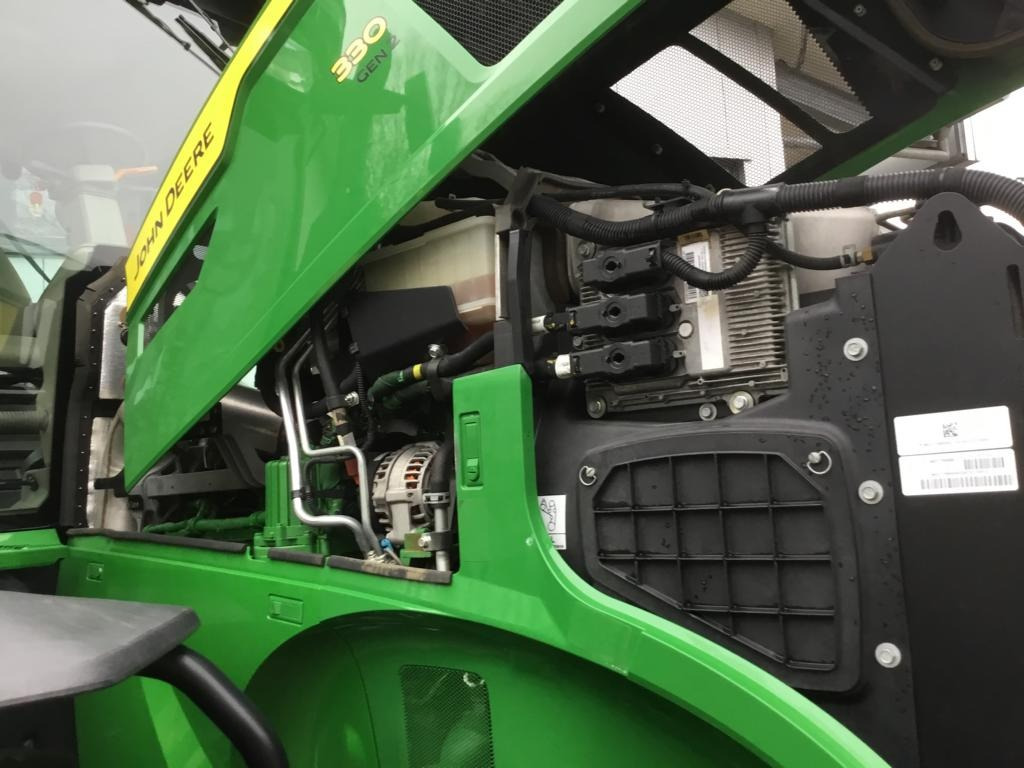 John Deere 7R330 - Traktor: slika 2 John Deere 7R330 - Traktor: slika 2