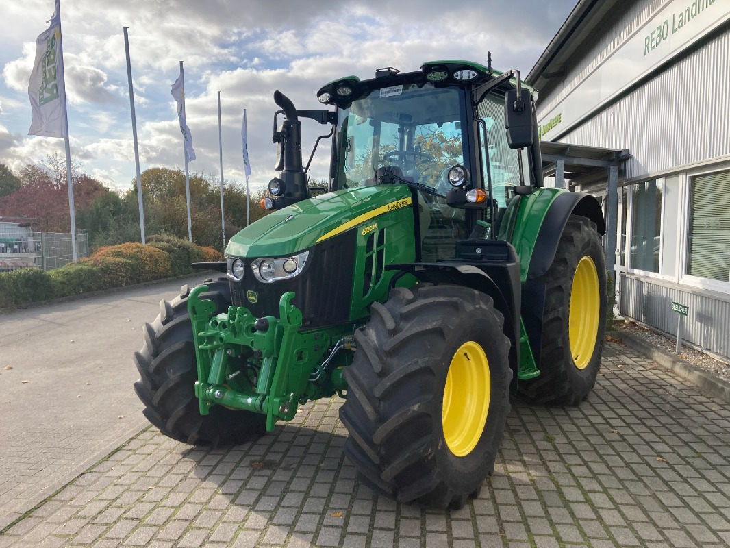 John Deere TRAKTOR 6120M MIT KABINE - Traktor: slika 1 John Deere TRAKTOR 6120M MIT KABINE - Traktor: slika 1