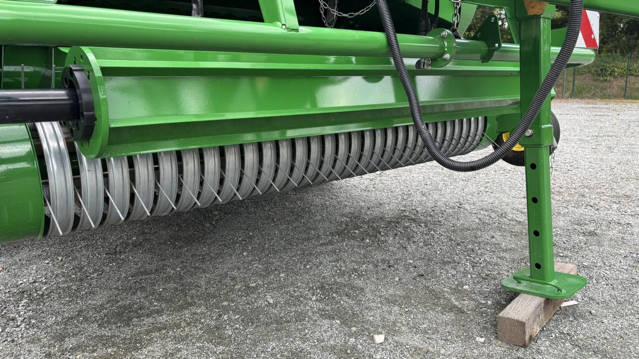 John Deere V461M - PAKET FÜR RUNDBALLENPR - Ovijalnik za bale: slika 3 John Deere V461M - PAKET FÜR RUNDBALLENPR - Ovijalnik za bale: slika 3