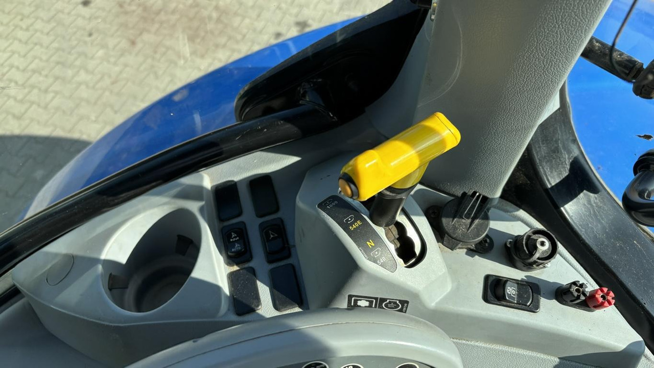 New Holland T 7.210 - Traktor: slika 3 New Holland T 7.210 - Traktor: slika 3